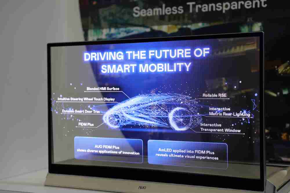 z6尊龙凭借着超高亮度和透明度，，，，这款30吋透明Micro LED显示器在AR系统与智慧零售具有潜在的应用价值。。。